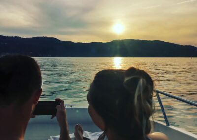 uniquement à deux le soir sur le lac